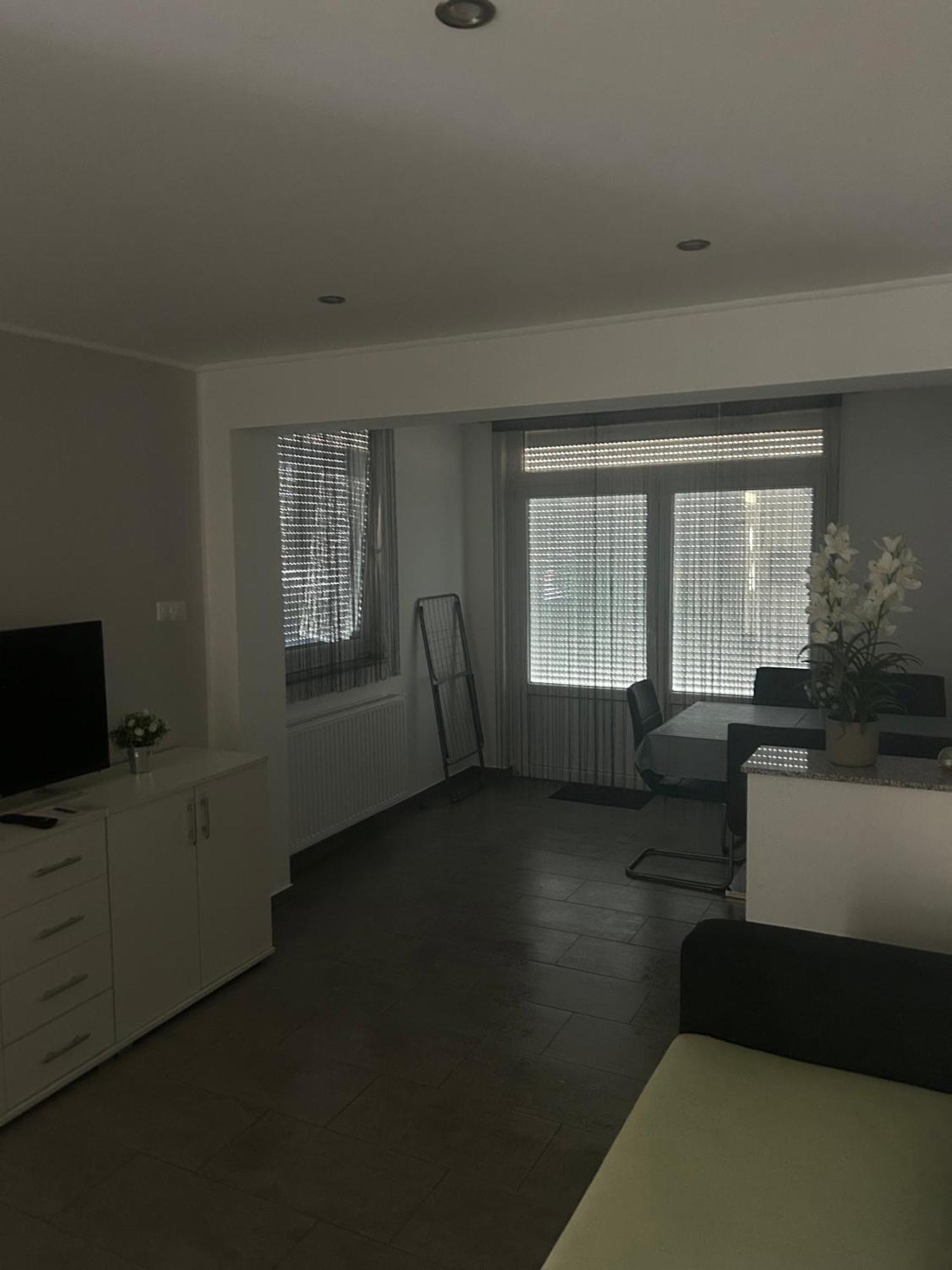 Heni Apartment Бюк Экстерьер фото
